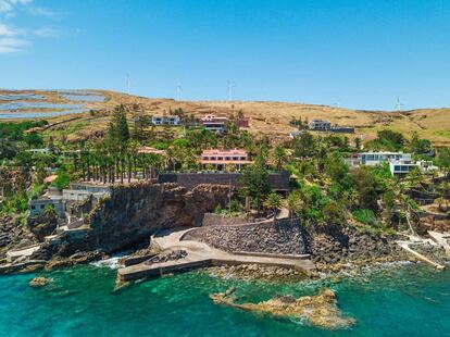 Acceso privado a la playa en la villa alquilada por Cristiano Ronaldo en Caniçal (Portugal).