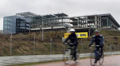 El Centro Acuático, en obras, durante la visita la pasada primavera del Comité Olímpico Internacional a Madrid. 