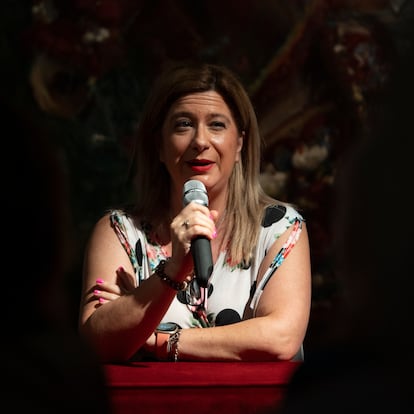 (Foto de ARCHIVO)
La directora de Correos, Leire Díez, interviene durante la presentación del sello dedicado al centenario del fallecimiento del pintor Joaquín Sorolla, en el Museo BBVA de Valencia, a 13 de junio de 2023, en Valencia, Comunidad Valenciana (España).  Correos presentó ayer, 12 de junio, un sello dedicado al pintor Joaquín Sorolla, con motivo del centenario de su fallecimiento, uno de los grandes maestros de la pintura española de finales del XIX e inicios del XX. El sello dedicado a Sorolla tiene una tirada de 124.000 sellos y pertenece a la serie Efemérides, que reproduce un retrato en primer plano del pintor. El autor de la imagen es Diego González Ragel.

Jorge Gil / Europa Press
13 JUNIO 2023;PHILIP MORRIS;ESPAÑA;PORTUGAL;TABACO;DIRECTOR
13/6/2023