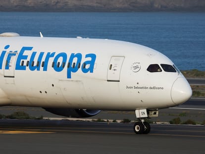 Boeing 787-9 Dreamliner de Air Europa, en el aeropuerto de Gran Canaria, en Telde.
