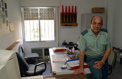 Fernando Rodríguez Cruz, ayer, en el cuartel de la Guardia Civil de El Ejido.