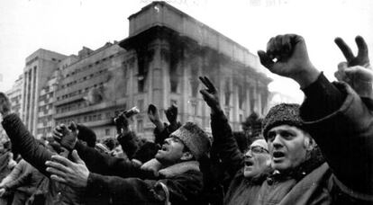 Manifestaci&oacute;n en Bucarest en diciembre de 1989.