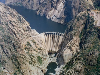 Central hidroelectrica de Aldeadávila, de Iberdrola.