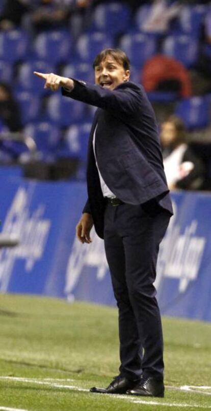 El nuevo entrenador del Deportivo Cristóbal Parralo, durante el partido de Copa contra Las Palmas.