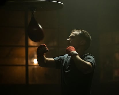 Gael García Bernal interpreta al boxeador Esteban, 'La Máquina' Osuna, en la miniserie. 