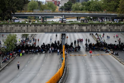 El Gobierno y los maestros han vuelto a la mesa de negociación después de 11 días de huelga indefinida y de protestas.