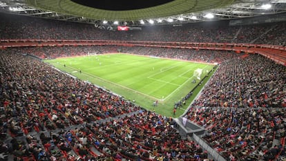 San Mamés, lotado para o jogo de futebol feminino entre Athletic e Atlético.