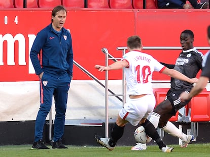 Lopetegui da instrucciones este sábado desde la banda del Sánchez Pizjuán.