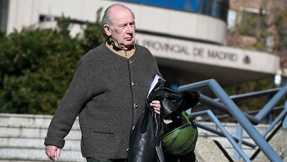 Rodrigo Rato a las puertas de la Audiencia Provincial de Madrid donde ha ido a recoger su sentencia, este viernes.