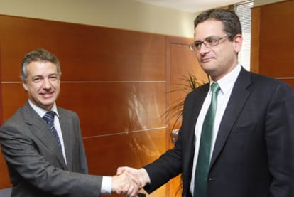 Basagoiti con Urkullu en la sede bilbaína del PP la semana pasada.