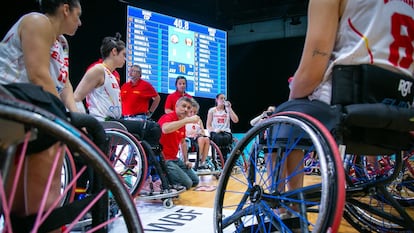 La selección española femenina de baloncesto en silla de ruedas quedó segunda de grupo, pero cayó ante Estados Unidos en cuartos de final.