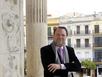 Alfredo Sánchez Monteseirín, en el balcón de la alcaldía.