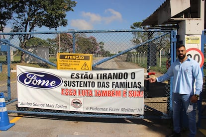 Leandro Monteiro, que trabalhou 23 anos na fábrica da Ford em Taubaté, luta pelos direitos trabalhistas após anúncio da saída da empresa do Brasil.