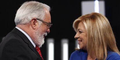 Popular Party candidate Arias Cañete and Socialist contender Elena Valenciano during the televised debate on Thursday.