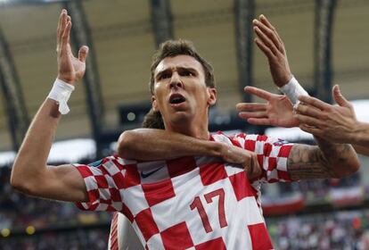 Mandzukic celebra su gol ante Italia.