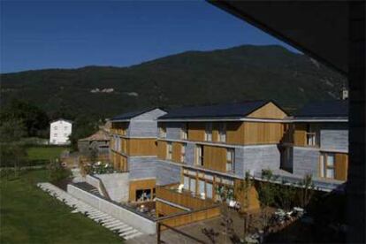 Hotel Tierra de Biescas, en el valle de Tena, cerca de las estaciones de esquí de Formigal y Panticosa.