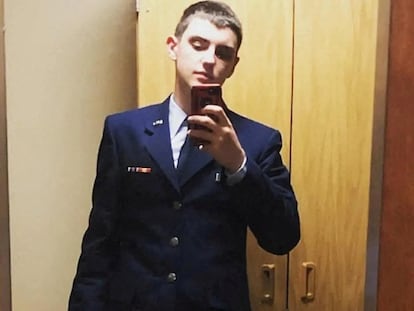 An undated picture shows Jack Douglas Teixeira, a 21-year-old member of the U.S. Air National Guard, posing for a selfie at an unidentified location.