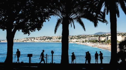 Una panorámica de la Promenade des Anglais, en Niza.