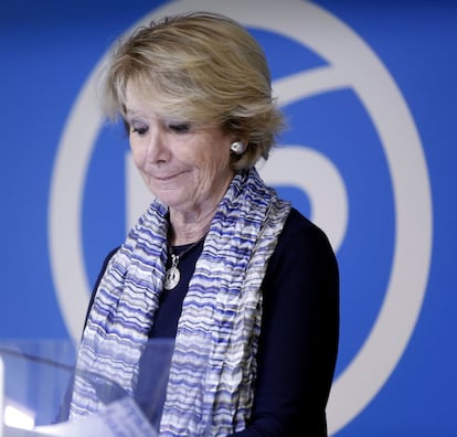 La presidenta del PP de Madrid, Esperanza Aguirre, ha presentado su dimisión en el cargo tras las informaciones aparecidas en los últimos días sobre esta formación, que le han llevado a asumir su 'responsabilidad política'.