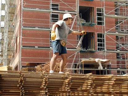Sin mano de obra para la construcción de vivienda: los costes se disparan un 12% en un año
