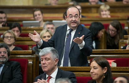 El primer secretario socialista, Miquel Iceta, en el Parlament.