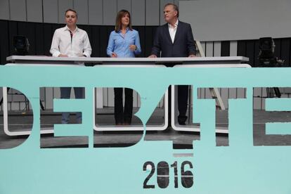 Los moderadores del debate Vicente Vall&eacute;s, Ana Blanco y Pedro Piqueras.