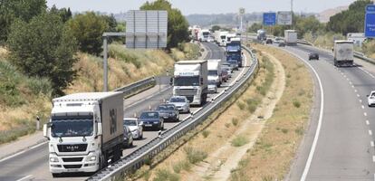 Tr&aacute;fico en la carretera A-2