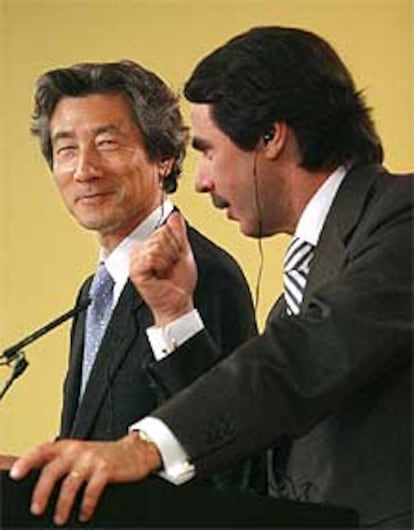 José María Aznar y Junichiro Koizumi, durante la rueda de prensa que ambos han ofrecido esta mañana.