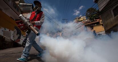Jornada de fumigació contra el virus del Zika a Caracas (Veneçuela).