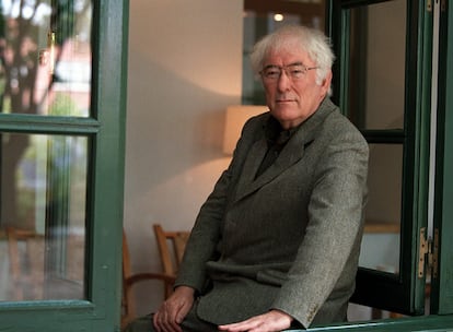 El poeta irlandés Seamus Heaney, firme partidario de ratificar el Tratado de Lisboa.