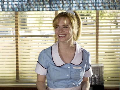 Adrienne Shelly en 'La camarera' (2007), la película que dirigió y en la que interpretó un papel secundario y que se estrenó tras su muerte.