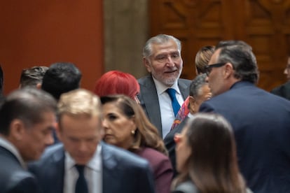 El senador Adán Augusto entre los invitados al primer informe de la presidenta.