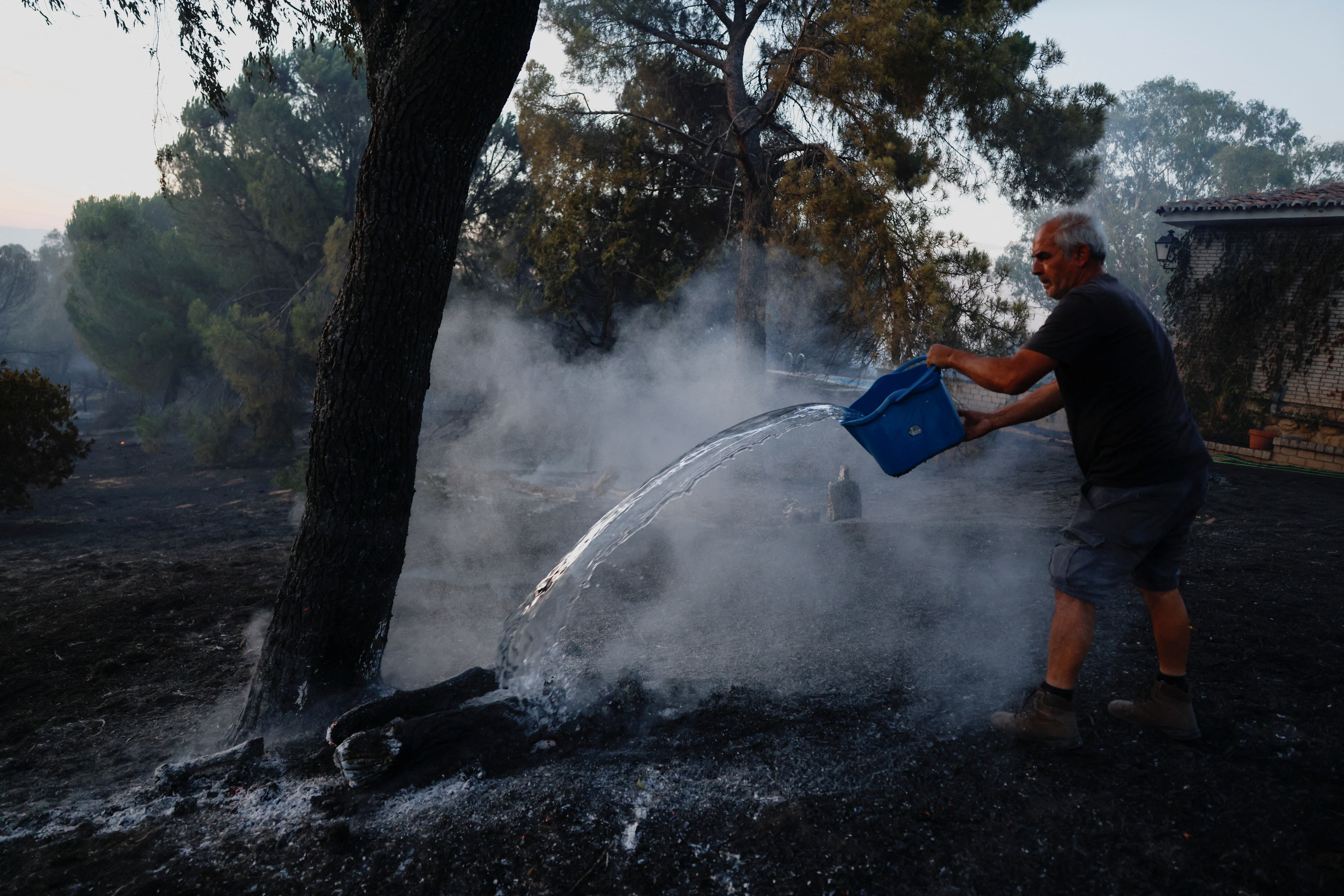 El incendio que empezó en Méntrida (Toledo) y afecta a Madrid ya está en fase de control tras arrasar más de 3.000 hectáreas