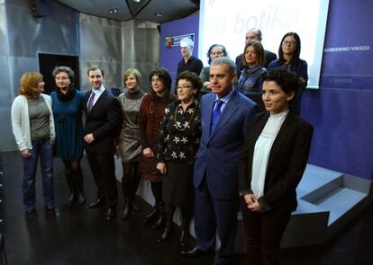 Grupo del departamento de Salud en la presentación de la web sobre medicamentos.