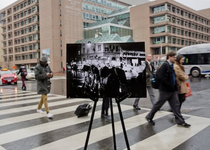 Imagen del 4 de abril de 1968 que muestra a policías antidisturbios, tras los incidentes causados por la muerte de Martin Luther King, en Washington.