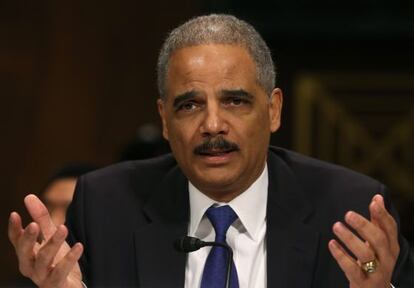 Eric Holder anuncia que el Departamento de Justicia extiende los derechos de los matrimonios homosexuales