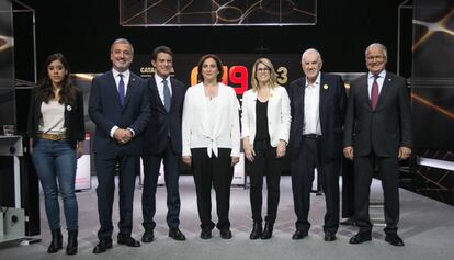 D'esquerra a dreta els candidats de la CUP, Anna Saliente; del PSC, Jaume Collboni; de Ciutadans, Manuel Valls; de Barcelona en Comú, Ada Colau; de Junts per Catalunya, Elsa Artadi; d'Esquerra, Ernest Maragall, i del PP, Josep Bou.