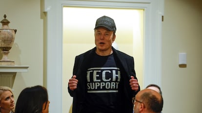 El magnate Elon Musk en la primera reunión del gabinete de Donald Trump.