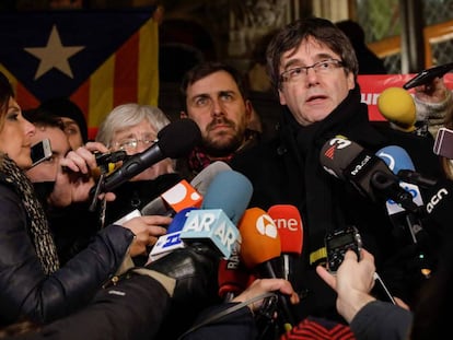 Carles Puigdemont atiende a la prensa el pasado 6 de febrero en B&eacute;lgica. 