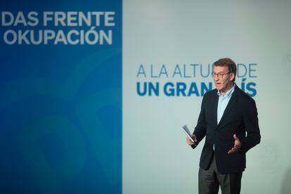 El presidente del PP, Alberto Nuñez Feijóo, durante su intervención del viernes en Barcelona en la primera de las convenciones sectoriales del partido.
