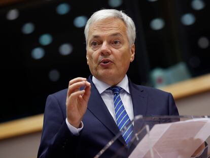 El comisario de Justicia, Didier Reynders, en el pleno del Parlamento Europeo, este lunes.