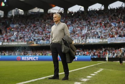 Jose Mourinho minutos antes de comenzar el partido.