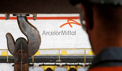 Trabajador de una planta de ArcelorMittal