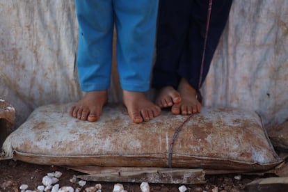 Antes de la guerra en Ucrania, la mitad de la población del noroeste de Siria no podía satisfacer sus necesidades diarias de pan. “Los conflictos, los choques climáticos y el coronavirus, junto con el aumento vertiginoso de los precios de los alimentos y el combustible, están causando que más personas no sepan de dónde vendrá su próxima comida”, advierte OCHA.