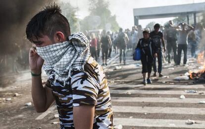 Refugiados sirios gaseados en la frontera.