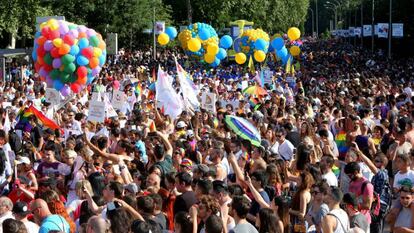 Ambiente en el desfile del Orgullo Gay, este sábado en Madrid