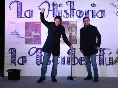 Pablo Iglesias y Alberto Garzón, en el acto de arranque de campaña.