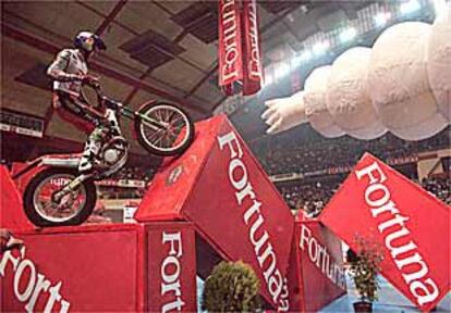 El Palacio de los Deportes de Madrid acogió la última prueba puntuable del Mundial de trial en pista cubierta.