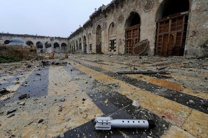 Vista geral do interior da mesquita dos Omíadas, em Aleppo, em 13 de dezembro