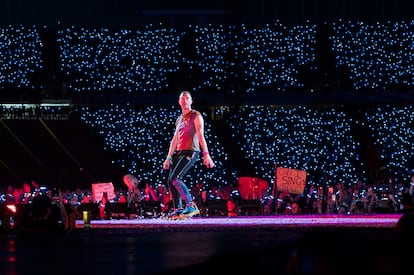 Chris Martin, cantante de Coldplay, durante el concierto que dio la banda británica en Barcelona el 24 de mayo de 2023.